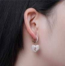 Load image into Gallery viewer, Women’s Gold Plated broken heart Earrings