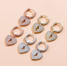 Load image into Gallery viewer, Women’s Gold Plated broken heart Earrings